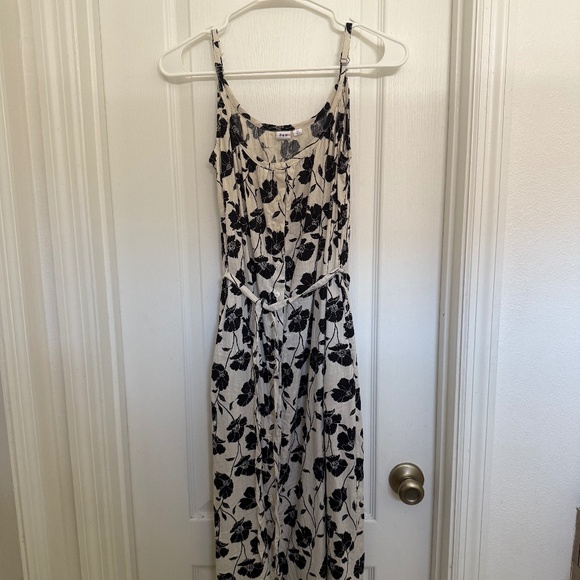 GAP 4 ITEM BUNDLE!!!! - Picture 3 of 8